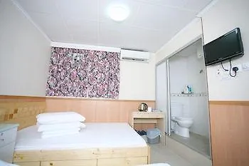 Wide Easy Hostel 香港 2*,  中国